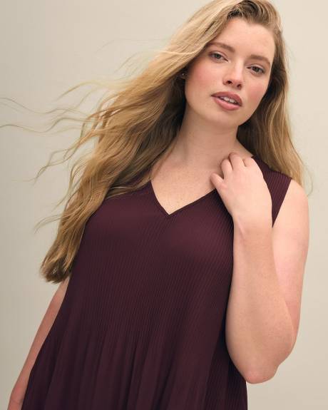 Responsible, Sleeveless A-Line Pleated Blouse