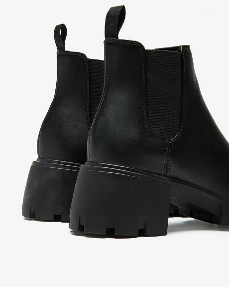 Wide Width, Black Leather Howler Boot - Steve Madden