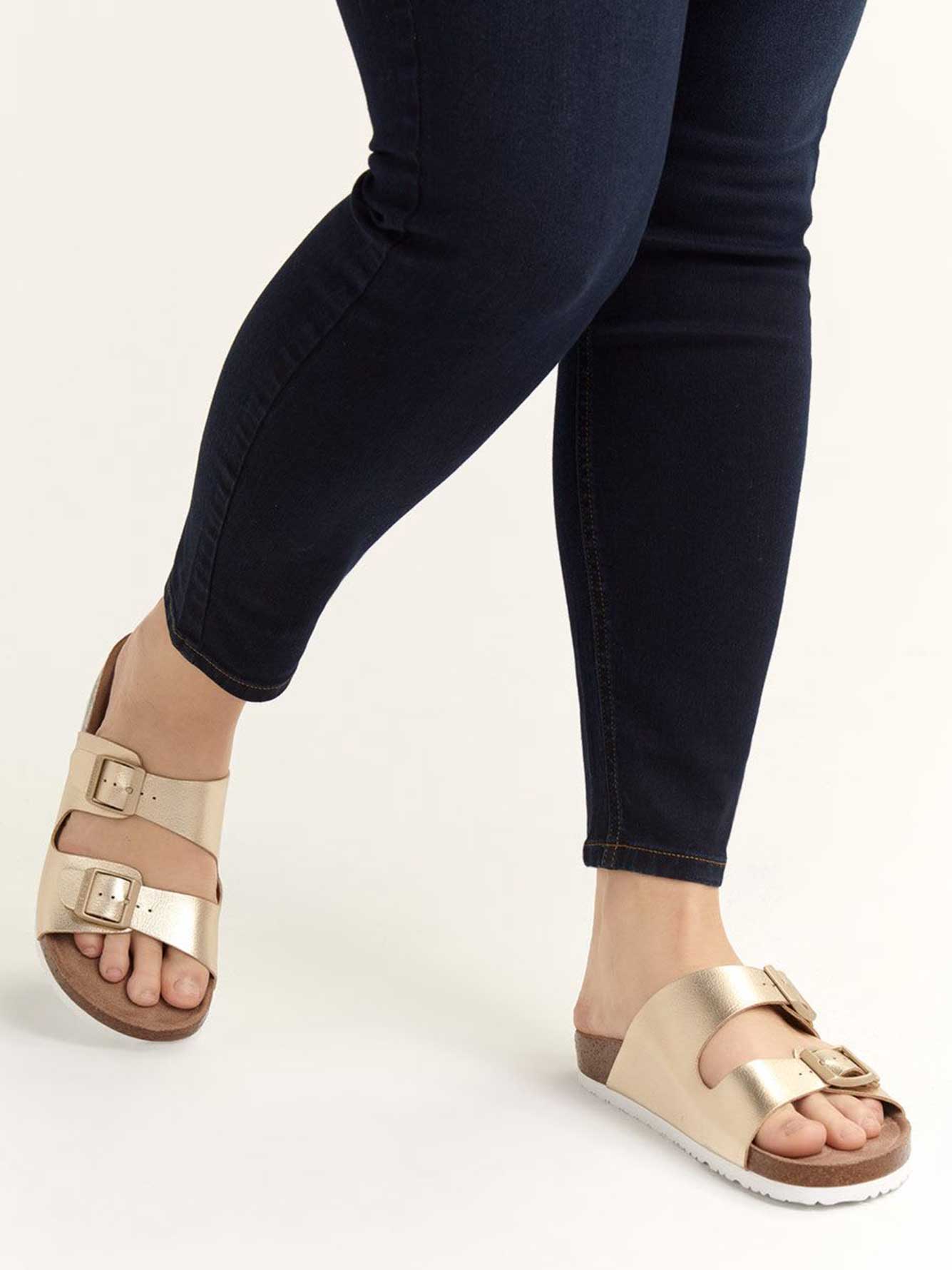 relaxed fit skechers sandals