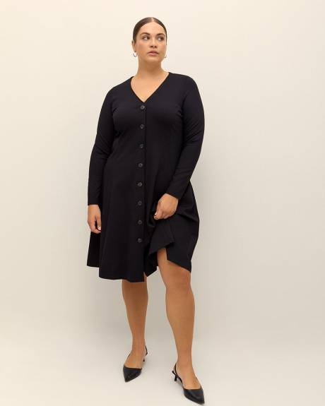 Robe boutonnée en tricot noir extensible