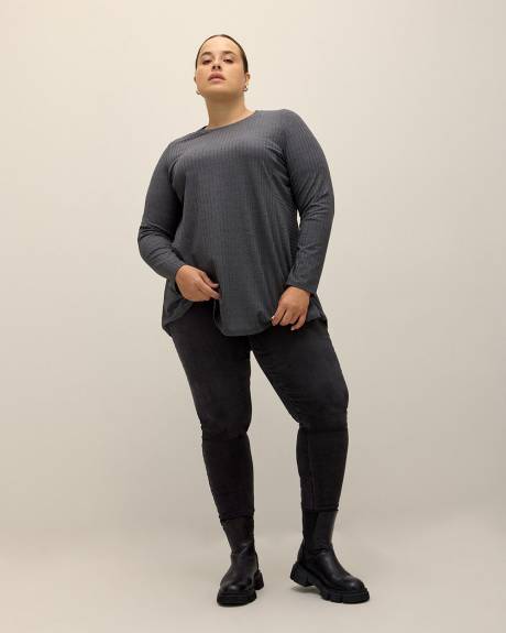 Tunique c&ocirc;tel&eacute;e avec coupe princesse