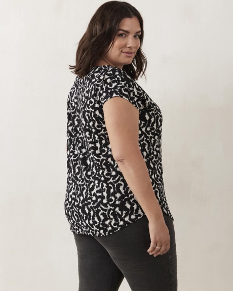 Scoop-Neck Tee with Curved Hem