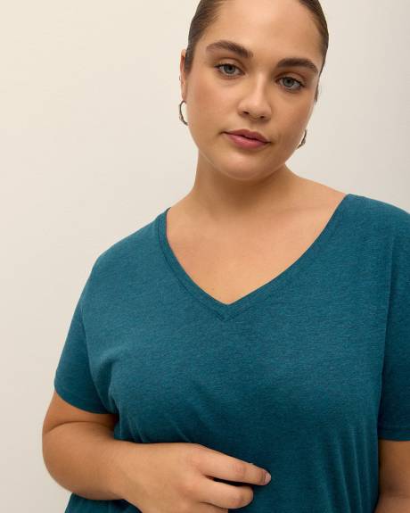Boyfriend-Fit Short-Sleeve V-Neck Tee - PENN. Essentials