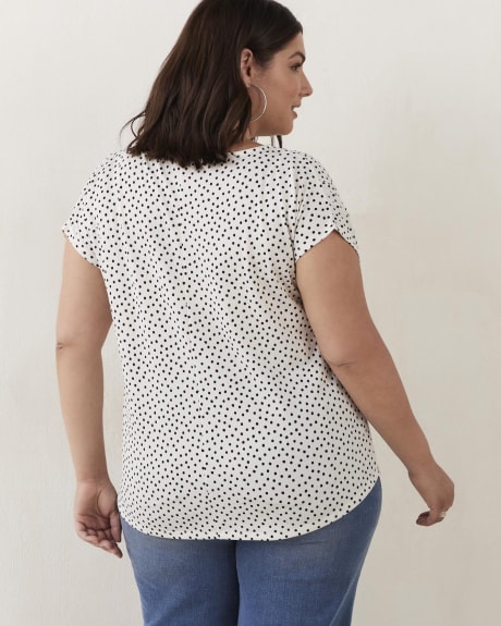 Scoop-Neck Tee with Curved Hem