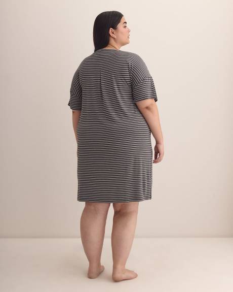 Grey Striped Short-Sleeve Sleepshirt - ti Voglio