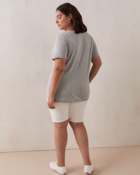 Boyfriend Fit Scoop Neck T-Shirt - In Every Story