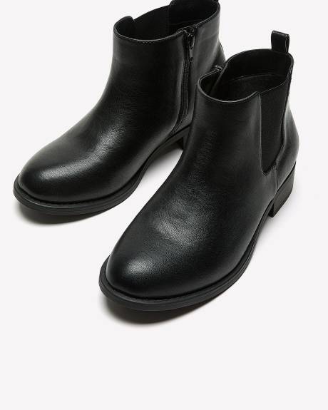 Bottine noire Chelsea en cuir synthétique, pied très large