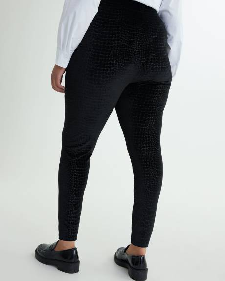 Velvet Croco Textured Fashion Legging - PENN. Essentials