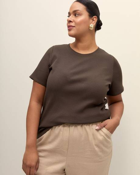 Curvy-Fit Rib Crewneck Tee - PENN. Essentials