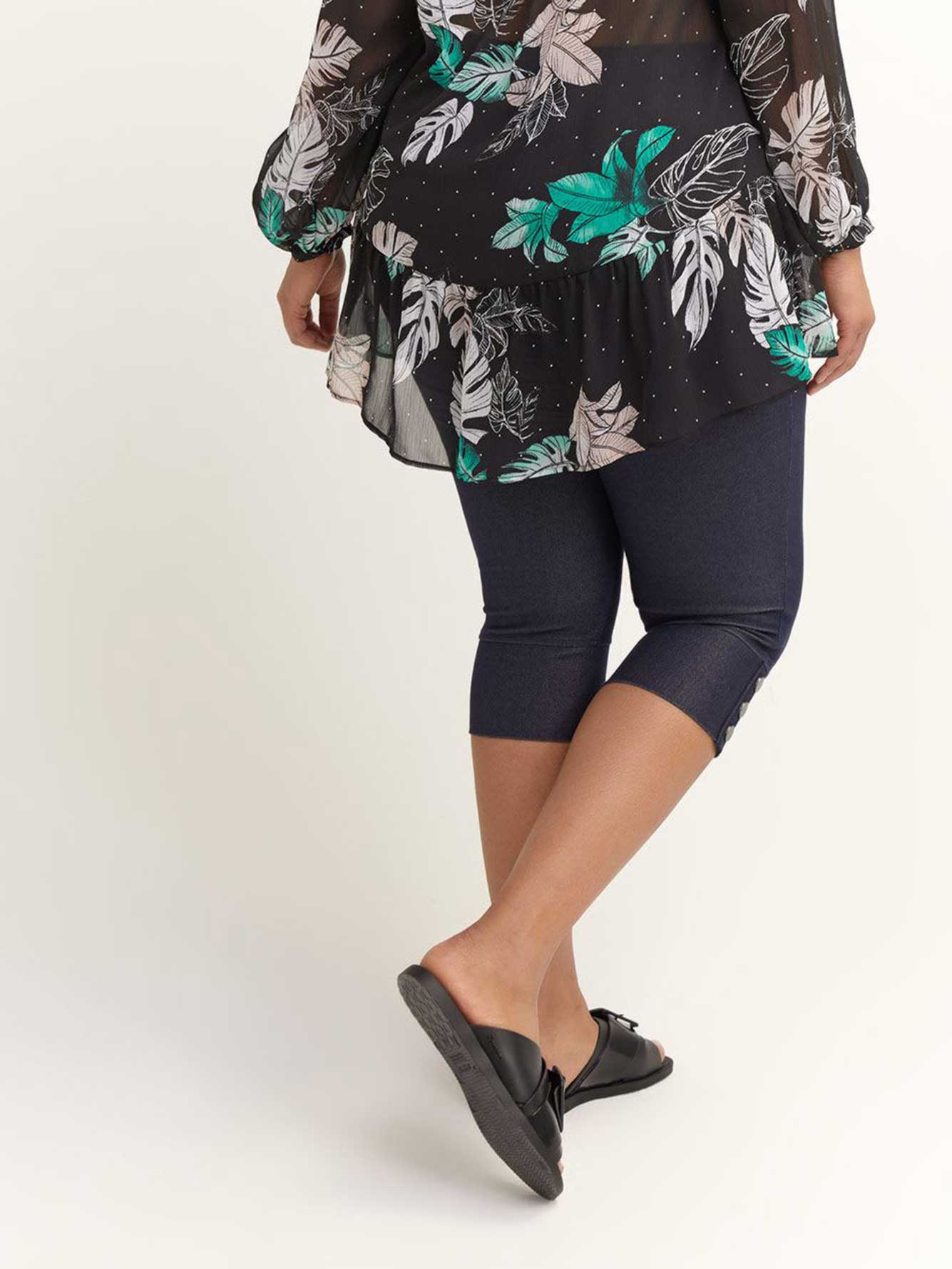 Solid Denim Capri Leggings Penningtons