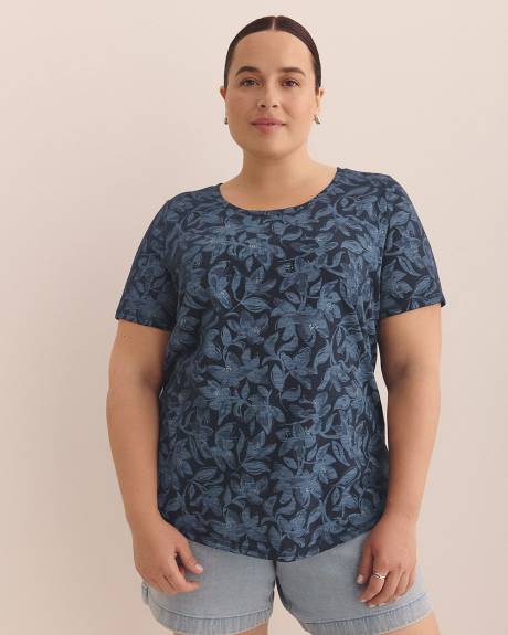 Curvy-Fit Short-Sleeve Tee - PENN. Essentials