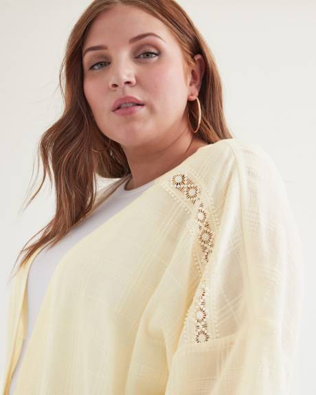 Par-dessus crocheté à manches longues kimono