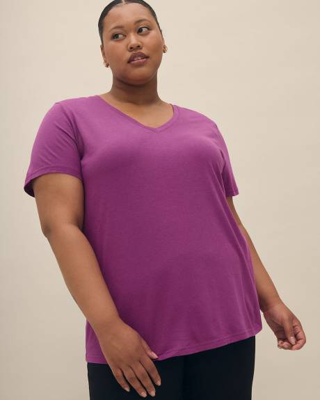 Boyfriend-Fit Short-Sleeve V-Neck Tee