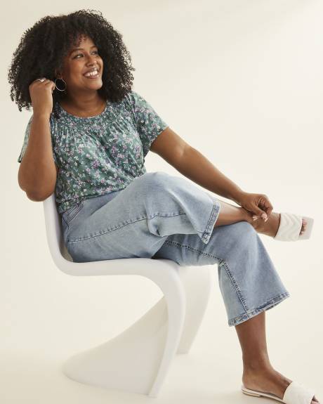 Haut long en tricot fleurie avec encolure à smocks, tissu responsable
