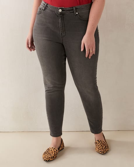 Jeans à jambe ajustée, délavé gris - Addition Elle