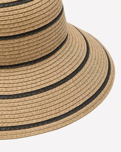 Chapeau de paille rayé