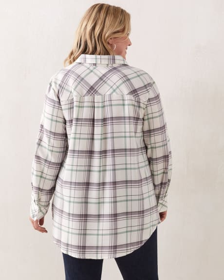 Plaid Flannel Shirt With Patch Pockets - In Every Story