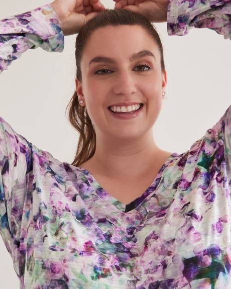 Textured V-Neck Long-Sleeve Tee - Active Zone