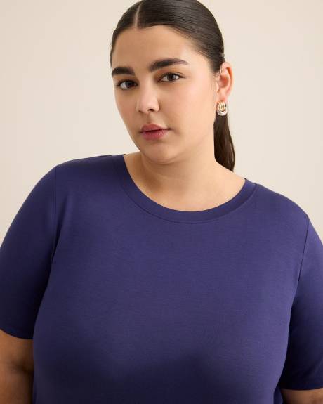 Modern-Fit Tunic with Slits - PENN. Essentials