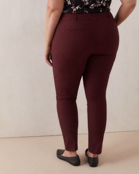 Savvy Fit Skinny-Leg Pants - In Every Story