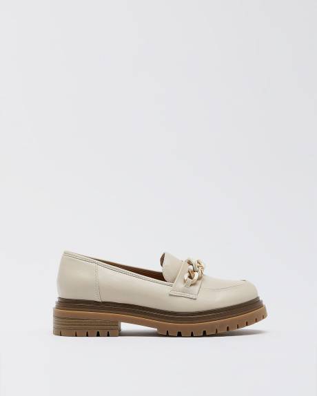 Extra Wide Width, Lug Loafer with Chain Ornement