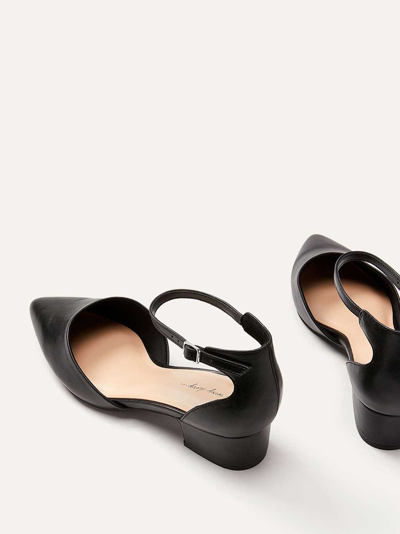 chaussure attache cheville