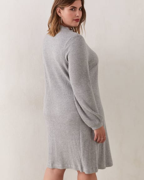 Robe à col cheminée et manches longues - In Every Story