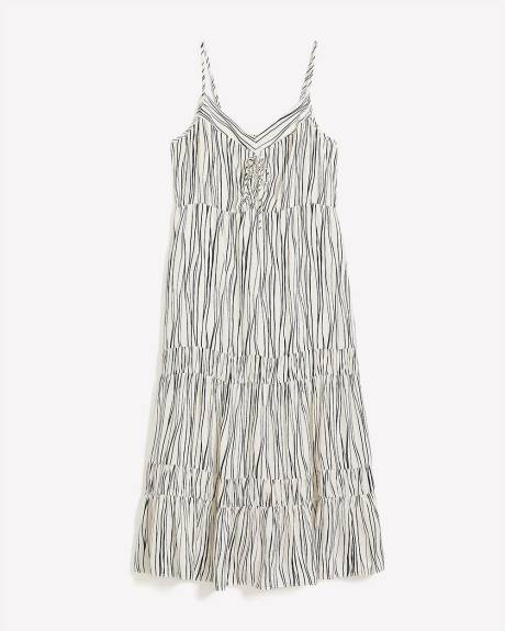 Robe longue cintrée et évasée sans manches à jupe étagée - Addition Elle