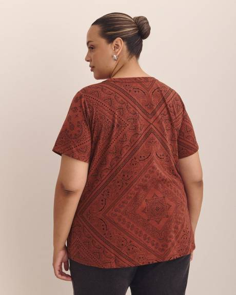 Printed Curvy-Fit Short-Sleeve Crewneck Tee