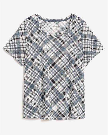 Printed Curvy-Fit Crewneck Tee - PENN. Essentials