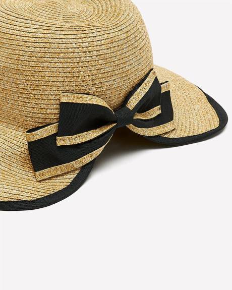 Chapeau de paille avec derrière ouvert et boucle