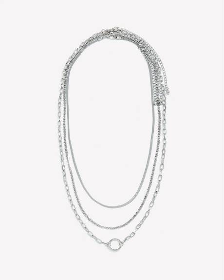 Collier à trois chaînes avec pendentif circulaire