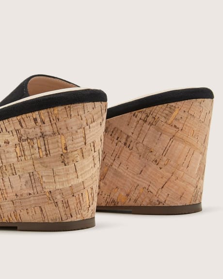 Mules compensées à sangle élastique, pied très large