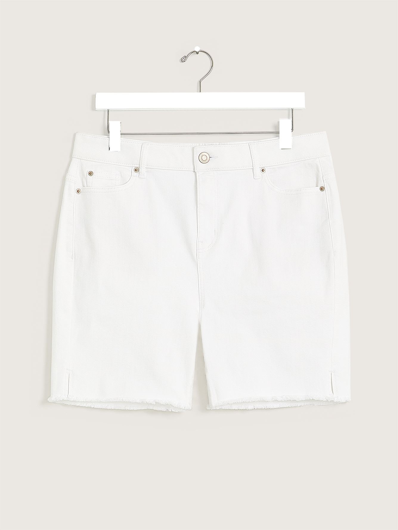 Responsible, Curvy-Fit Frayed Hem Denim Shorts, White - d/C JEANS