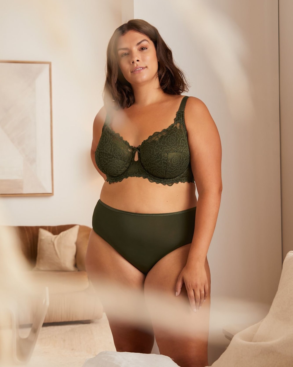 All Over Lace Underwire Bra Déesse Collection