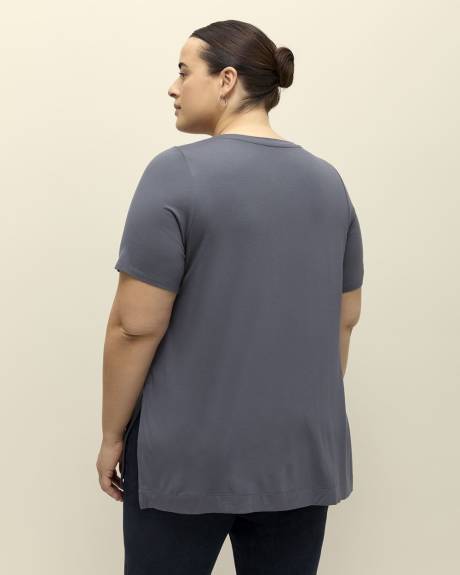 Modern-Fit Short-Sleeve Tunic - PENN. Essentials