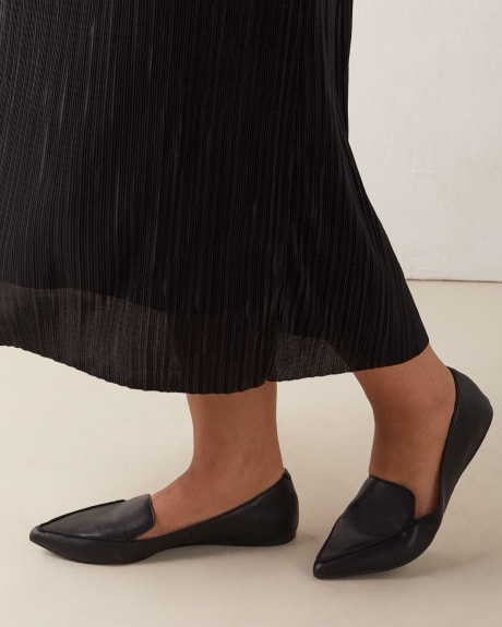 Wide-Width Pointy-Toe Leather Loafers - Steve Madden