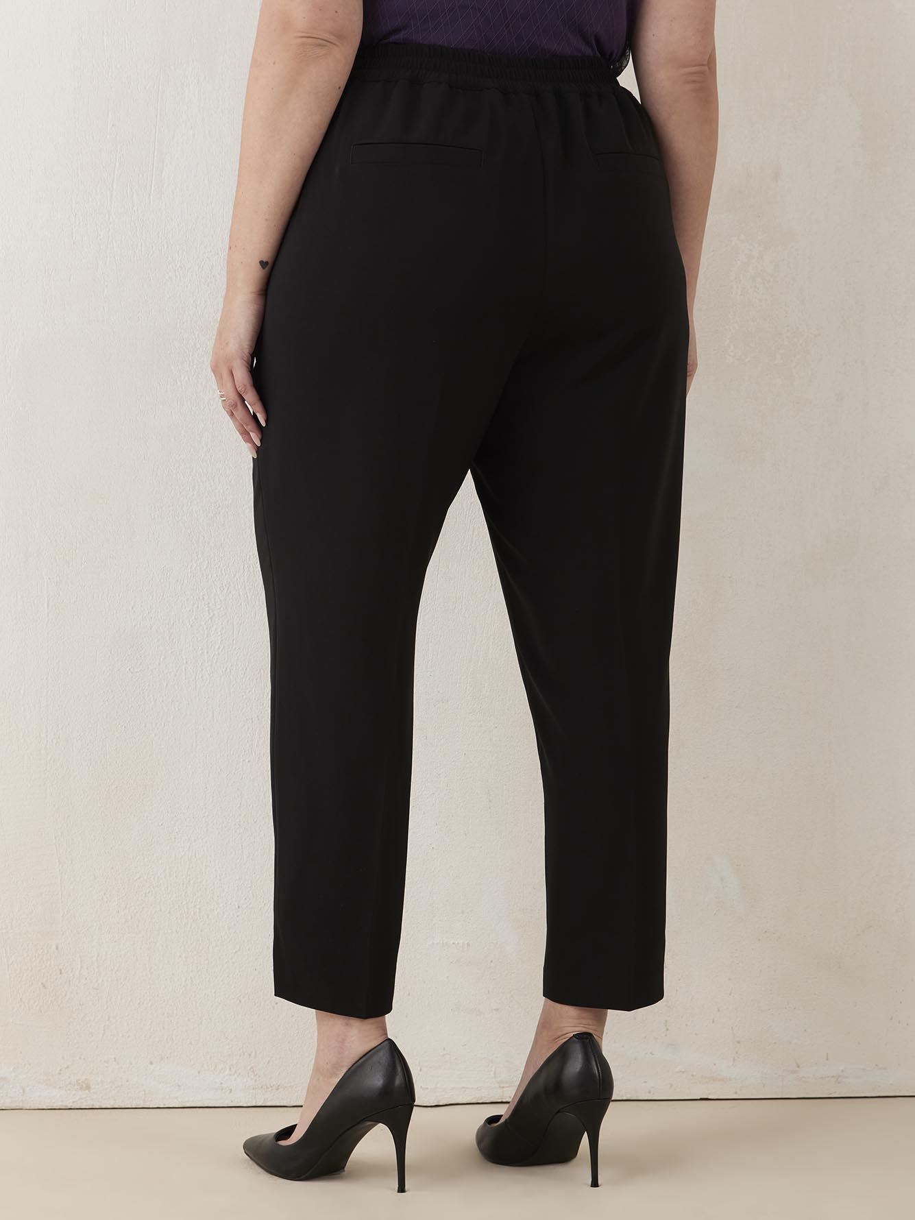 Solid Tapered-Leg Pant with Pleats