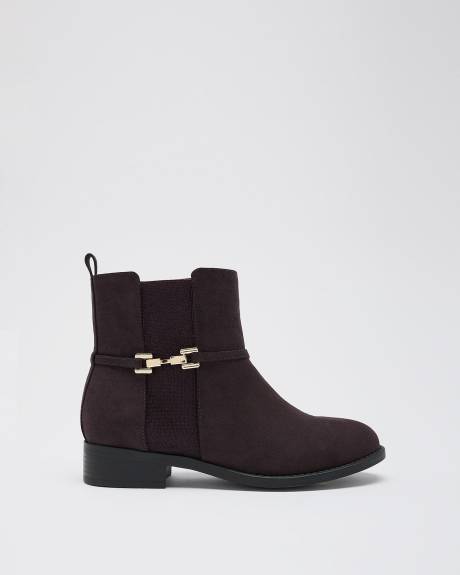 Bottes courtes en faux suède violet avec boucle dorée, pied très large