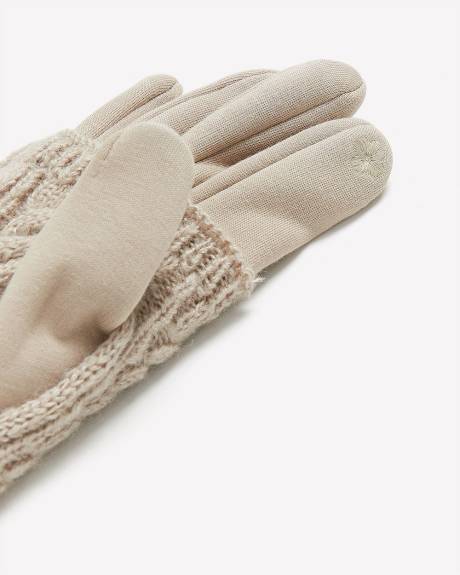 Gants en tricot beige avec rabat en laine torsadée