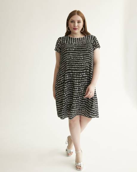 Robe plissée imprimée avec manches courtes à volants, tissu responsable