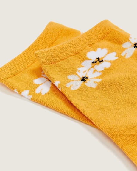Chaussettes imprimées tendance, bordure florale - In Every Story