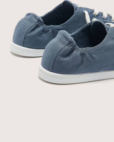 Wide Width, Sneakers with Flexible Back