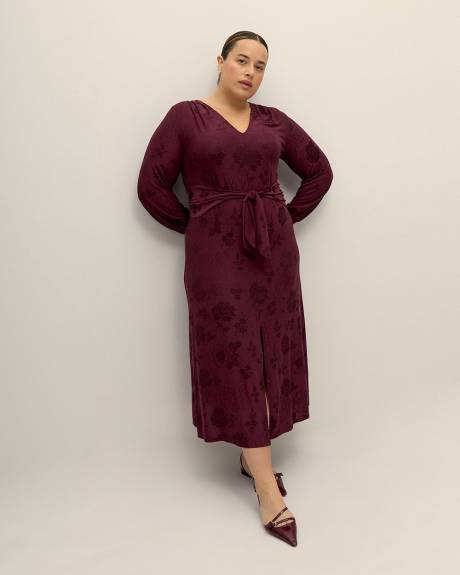 Textured Knit Maxi Dress with Knotted Waistband- Addition Elle