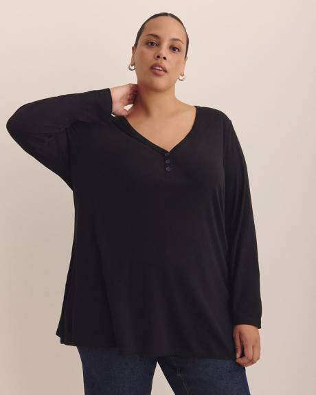 Responsible, Girlfriend-Fit Tunic - PENN. Essentials