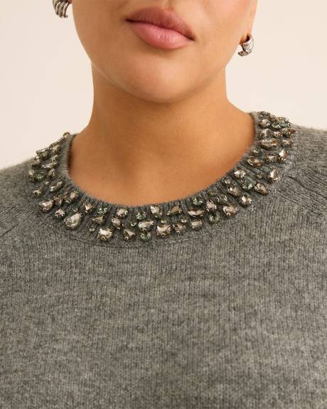Pull en tricot à col rond avec pierres scintillantes