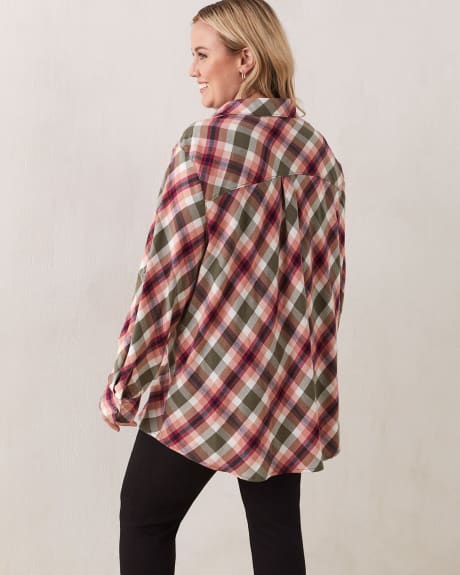 Plaid Flannel Shirt With Patch Pockets - In Every Story