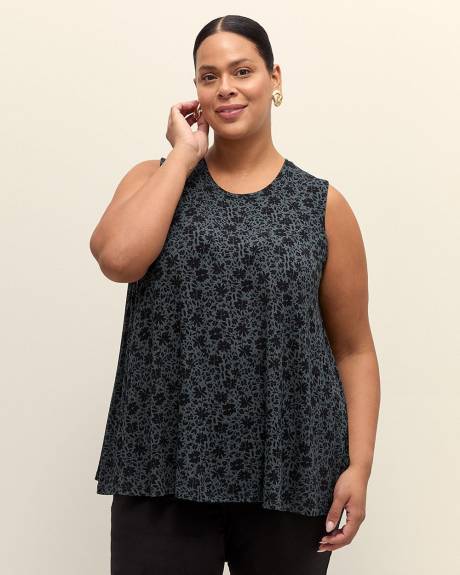 Long Sleeveless Swing Top