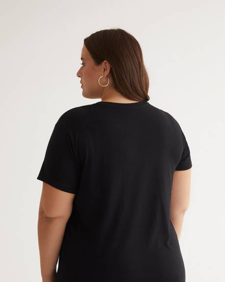 Short-Sleeve Tee with Gossip Girl Print - PENN. Essentials