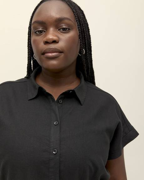 Blouse en mélange de lin à manches courtes et taille cintrée